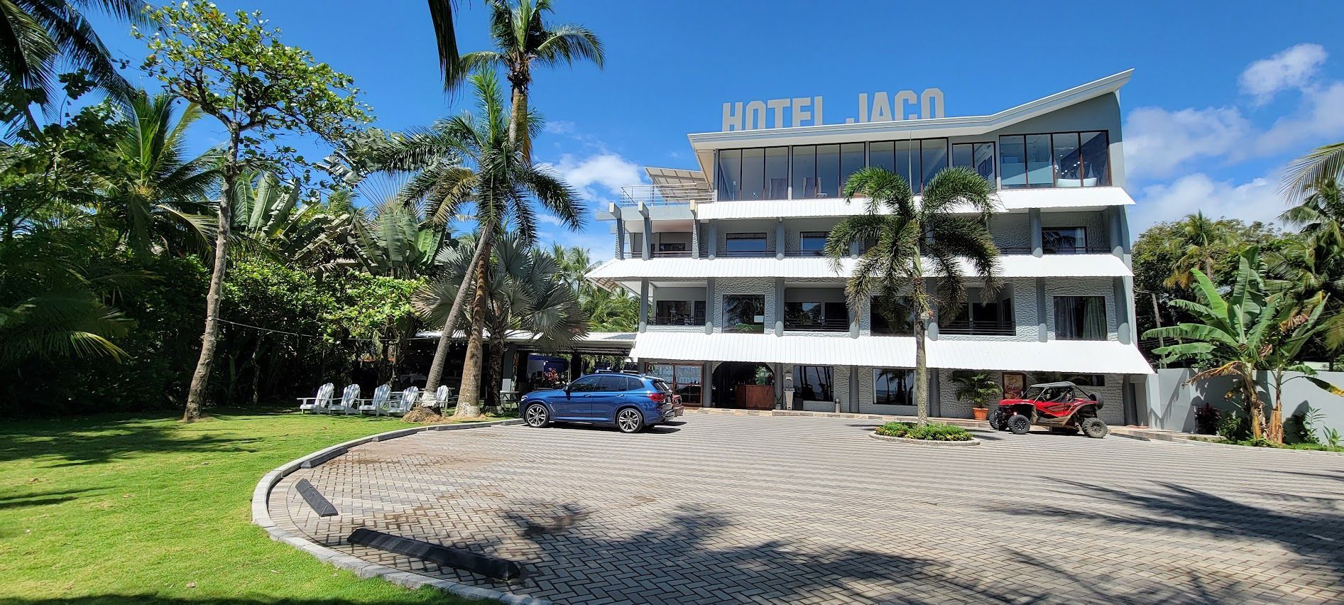 Hotel Jaco building